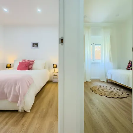 River 2-bedroom With Terrace In Alcantara 아파트 리스본