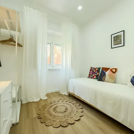 River 2-bedroom With Terrace In Alcântara