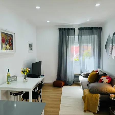 River 2-bedroom With Terrace In Alcântara *